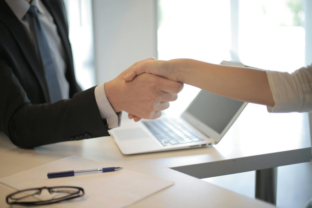 Oportunidades de Carreira em Empresas Líderes na Turquia: Como Conquistar Vagas em Setores Estratégicos como Aviação, Telecomunicações e Bancos - Como solicitar vagas de emprego na Turquia