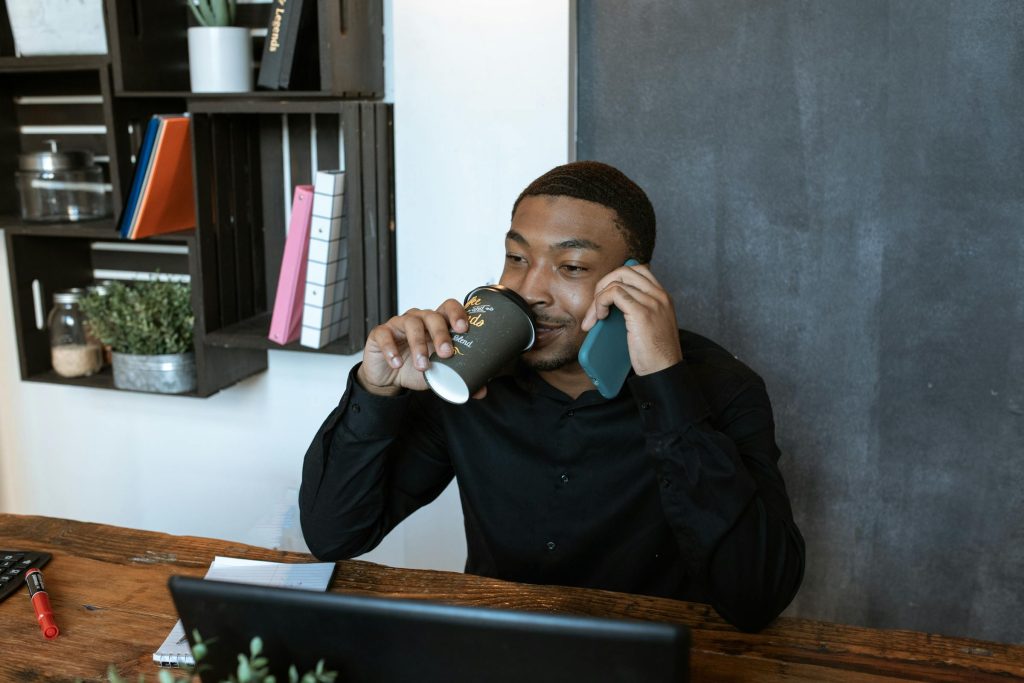 Como Conquistar Oportunidades de Trabalho em Grandes Empresas da Estônia: Dicas para Ingressar na Eesti Energia, Telia e Mais - Como solicitar vagas de emprego na Estônia