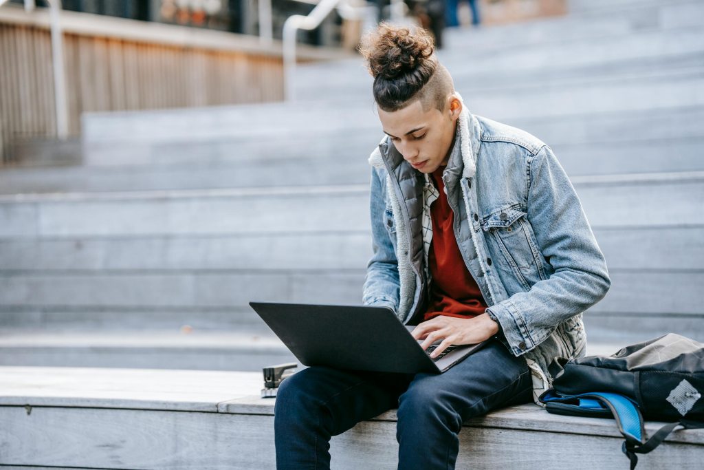 Passo a Passo para Solicitar seu Cartão de Crédito Online na Colômbia: Davivienda, Movii e Addi em Foco - Como solicitar cartão de crédito online na Colombia?