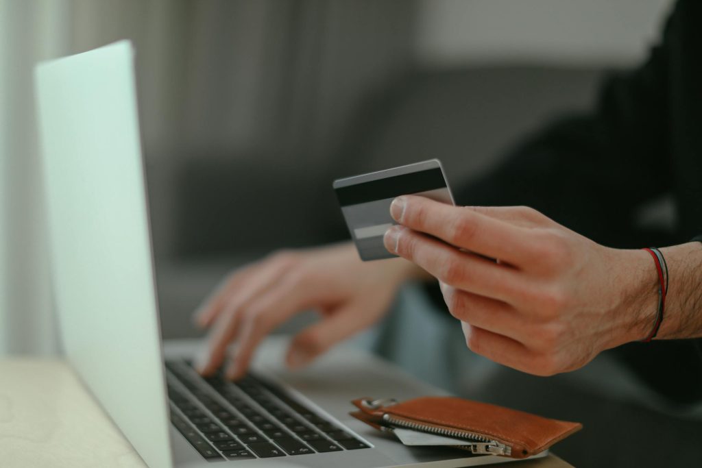 Tarjetas de Crédito com Menos Taxas: Conheça as Vantagens de Banco Azteca, Moneyman e Mercado Crédito - Como solicitar cartão de crédito online no México