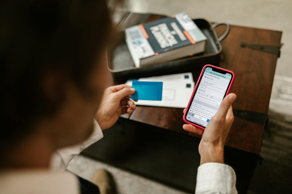 Cartões de Crédito no Equador: Vantagens e Desvantagens dos Principais Emissores como Banco Guayaquil e BanEcuador - Como solicitar cartão de crédito online no Equador?